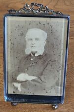 Cadre en Laiton à Fronton Photo de Ladrey Paris Notable à Rouflaquettes XIXe