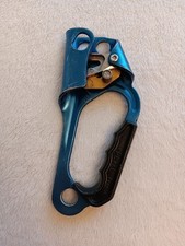 Petzl ASCENSION Ergonomic Handled Ascender, Right Hand - Climbing Caving Rope