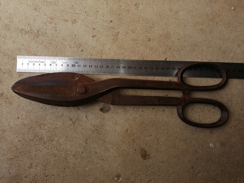 Old tool outil - f4-, ancien