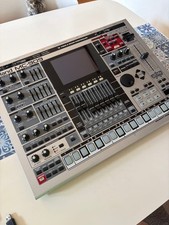 Roland MC-909 Groovebox