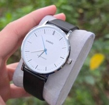 Montre décontractée pour