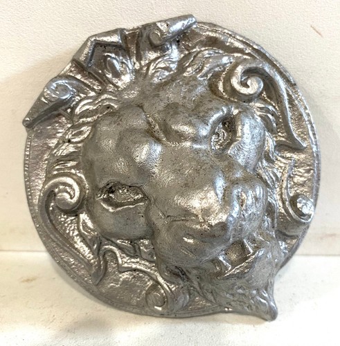 Ancienne tête lion en - tête,