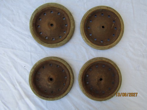 Lot 4 anciennes roues - lot,