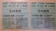 2 Autographes ORIGINAUX SIGNED de la Chanteuse CHER sur Billet de Concert 1992
