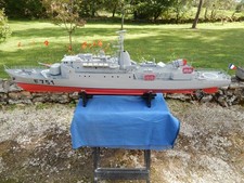 bateau radiocommandé aviso