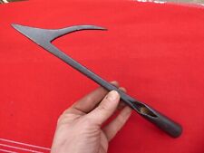 beau pic à foin en fer forgé