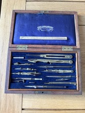 Ancien Coffret à Compas