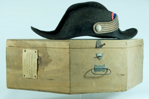 Anciens bicorne costume