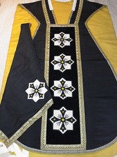 BLACK/ANTIQUE CHASUBLE/STITCH EMBROIDERY/PRIEST/XXé/no AUBE/CASULA/CASSEL/MASS