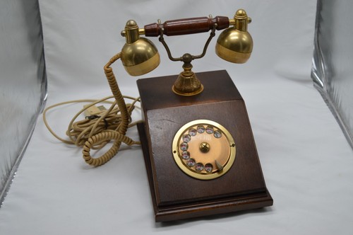 Ancien téléphone combiné