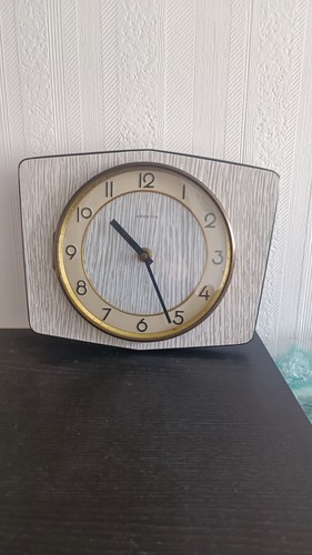 Vedette horloge murale