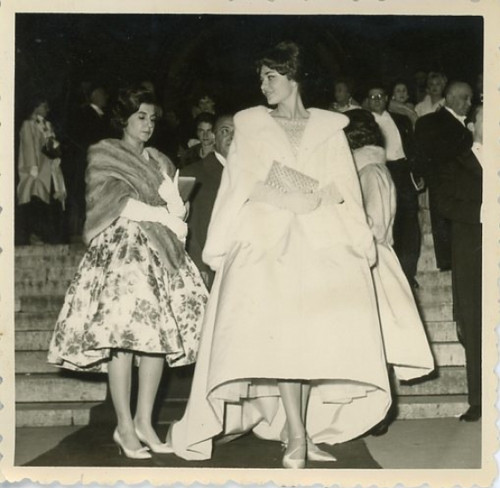 Farah pahlavi dit - pahlavi,
