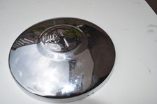 ANCIEN  ENJOLIVEUR DE ROUE VW. VOLKSWAGEN D'OCCASION BON ETAT