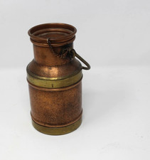 Pot à lait en cuivre signé