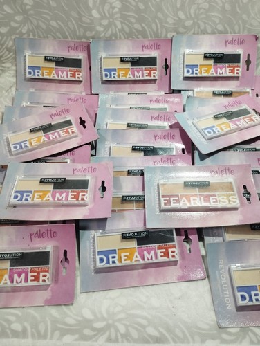 Lot palettes fards à - 30,