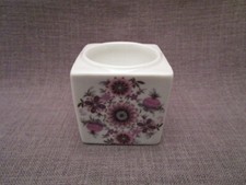 Coquetier ancien vintage en porcelaine de Limoges