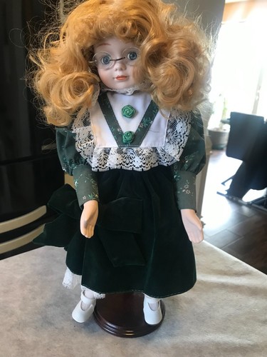 Poupee porcelaine robe - poupee, verte