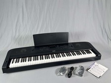 Yamaha DGX-670 88-Key Digital