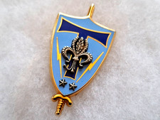 Un insigne militaire  "