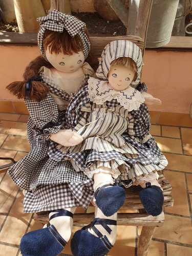 Lot poupées tissu robes - poupées,