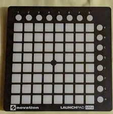 Launchpad Mini Novation en très bon état, livraison possible, jamais utilisé.