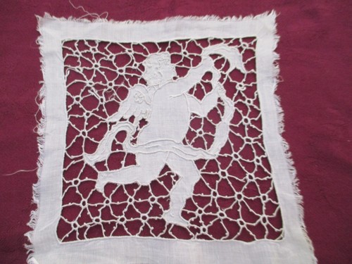Médaillon broderie main - broderie,