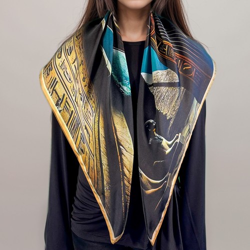 Carré soie 88cm anubis - de,