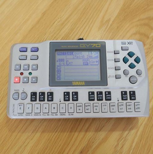 Yamaha qy70 midi music - qy70, xg