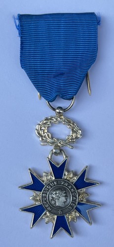 Medaille francaise chevalier - medaille,