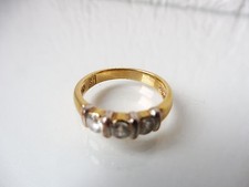 Bague Dorée Avec 3 Zirconias Pierre Lang Taille 54