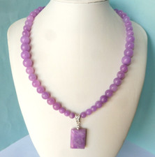 Collier en Jade rose lavande -