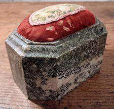 RARE PIQUE AIGUILLE EN TISSUS