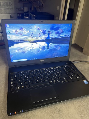 Portable fujitsu - fujitsu, 15’’
