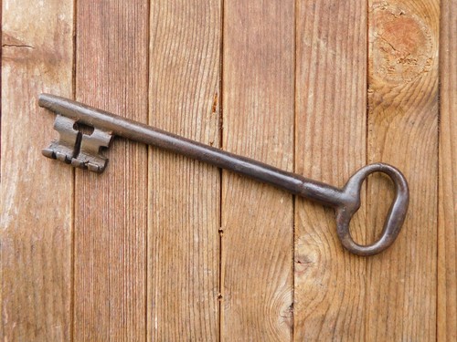 8cm old large - 21., iron