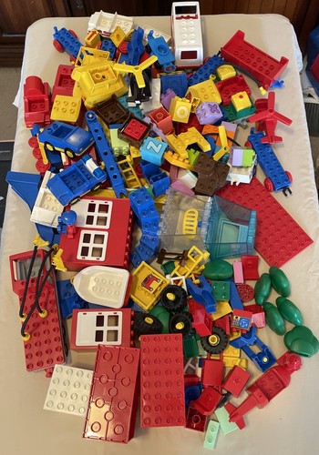 Lot pounds of duplo - lot,