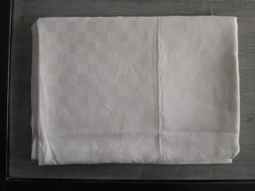 Nappe ancienne damassée