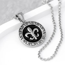 Collier pendentif fleur de lis