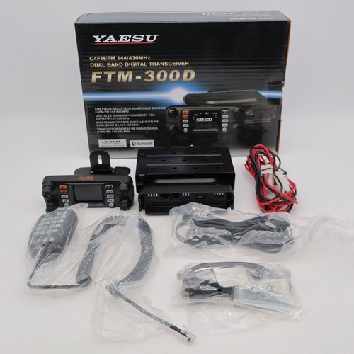 Yaesu ftm 300d - ftm-300d, double