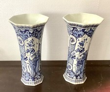 DELFT - PAIRE DE VASES CORNETS