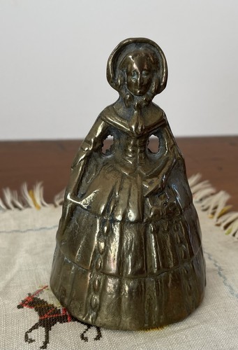 Petite cloche ancienne