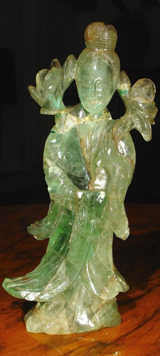 Statuette figurine sculptée