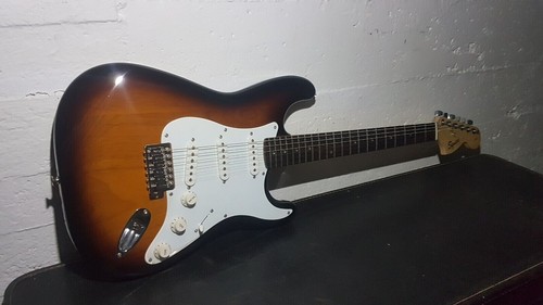 Squier fender strat oldie - squier,