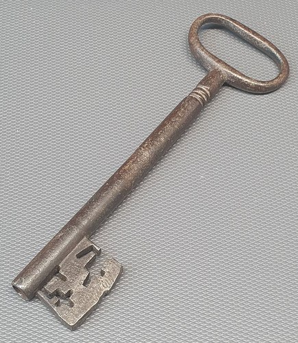 Très ancienne clef - , en