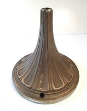 Ancien pied de lampe, fonte