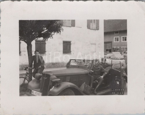 Photo ww2 voiture - voiture, avec