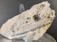 CRIS 44 R CRISTAUX DE PYRITE