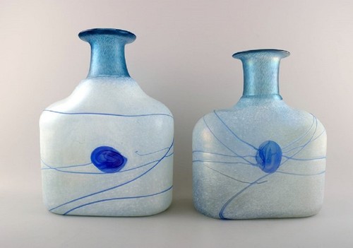 Deux grands vases art en - d'art,