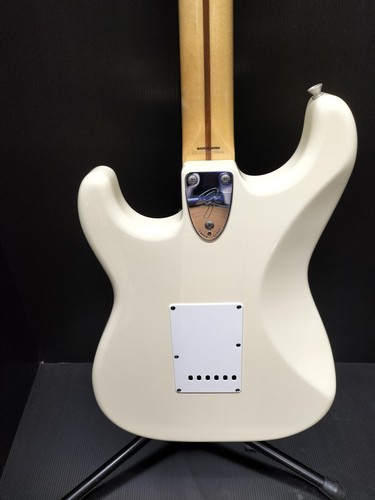 St72 - (fender, japan)