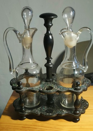 Service condiments huilier
