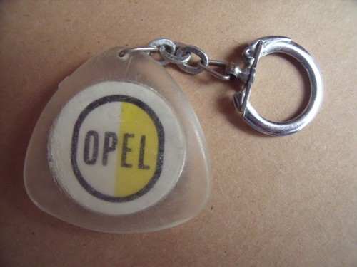 Porte clé opel vintage - porte,